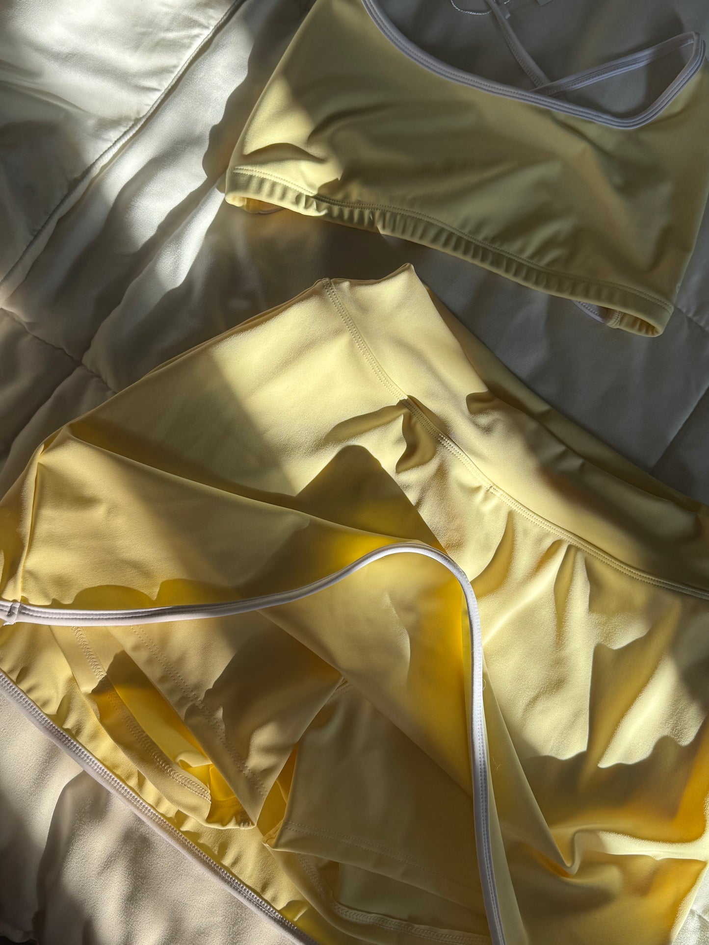 Set Butter white Showy Top & Skarela