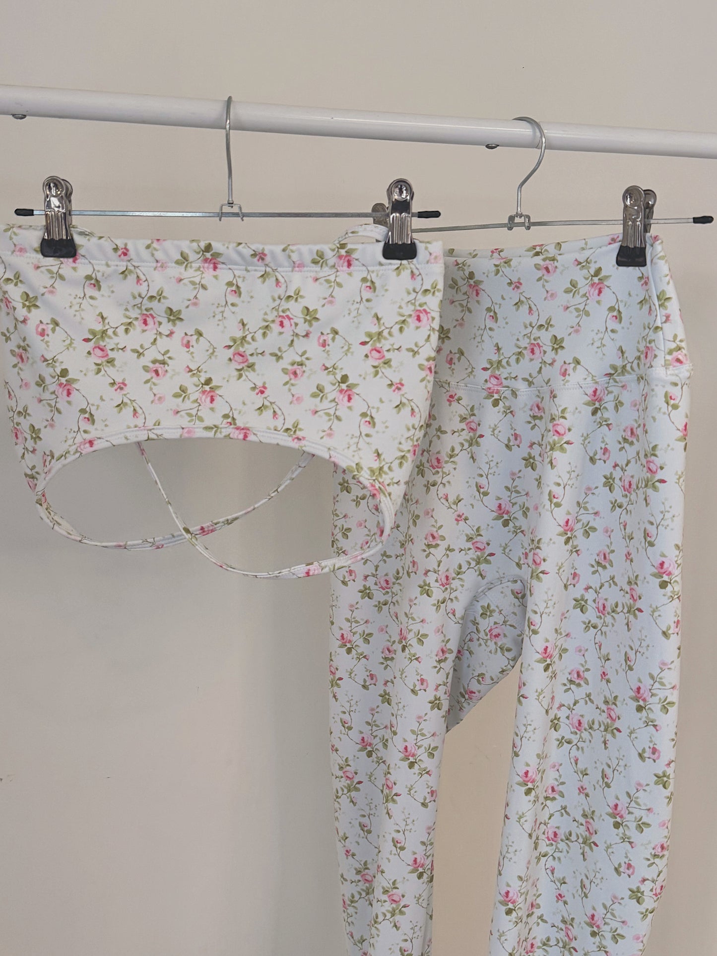 Set Gardenia Showy Top & Legging