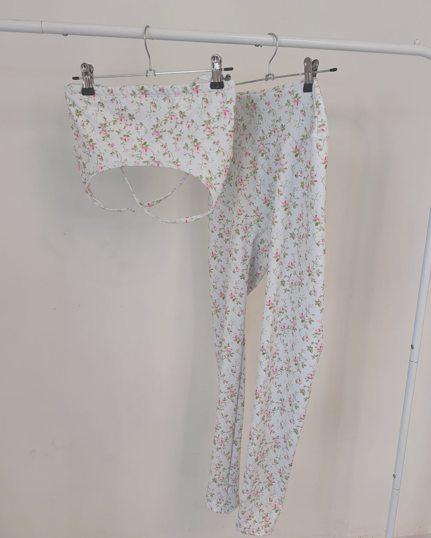 Set Gardenia Showy Top & Legging