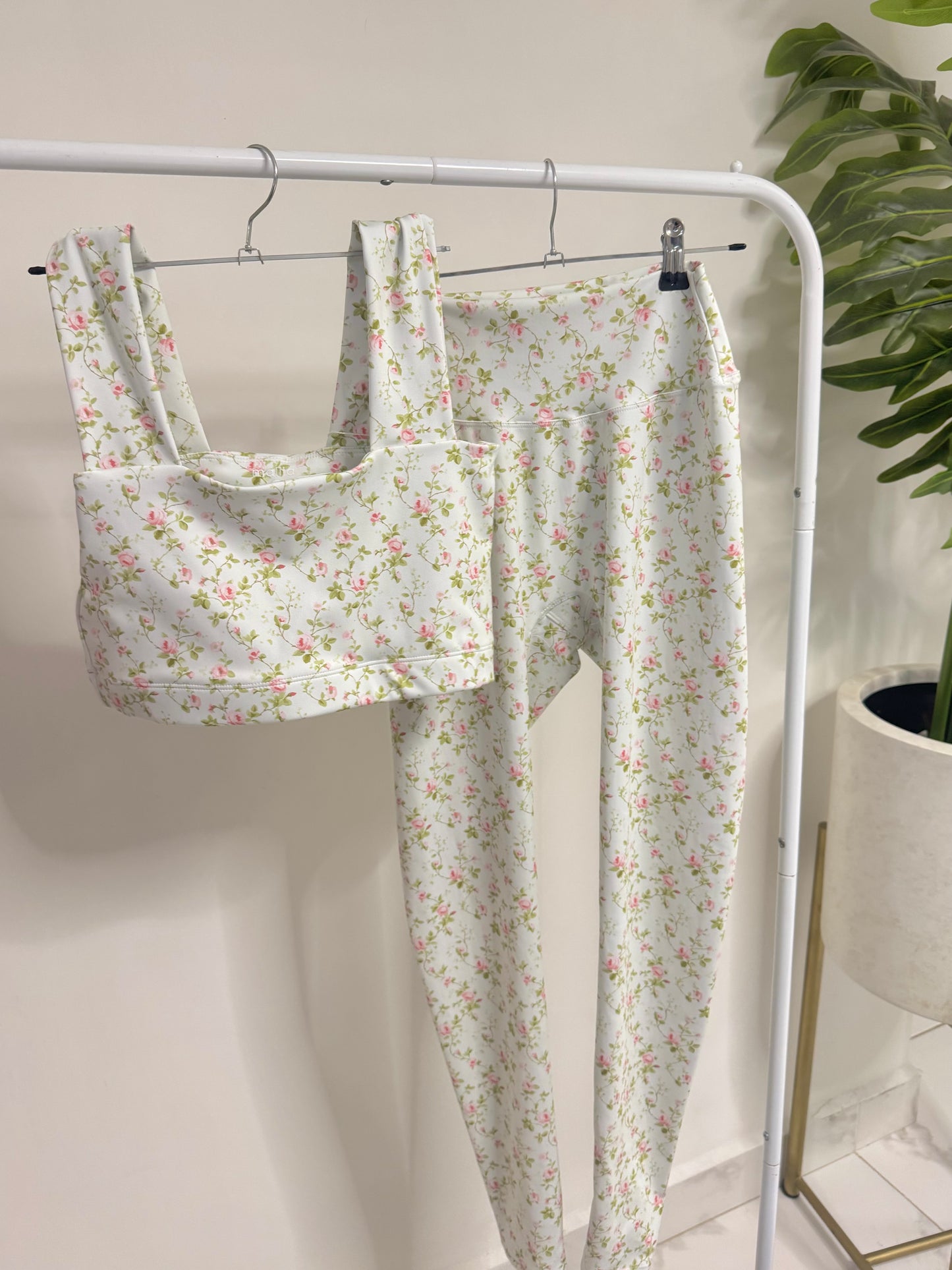 Set Gardenia Top Square & Legging