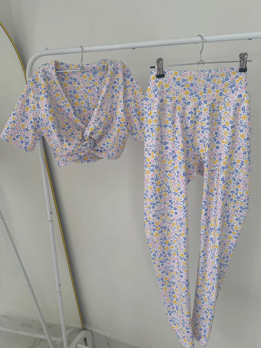 Set Lilly Knoty Crop & Legging
