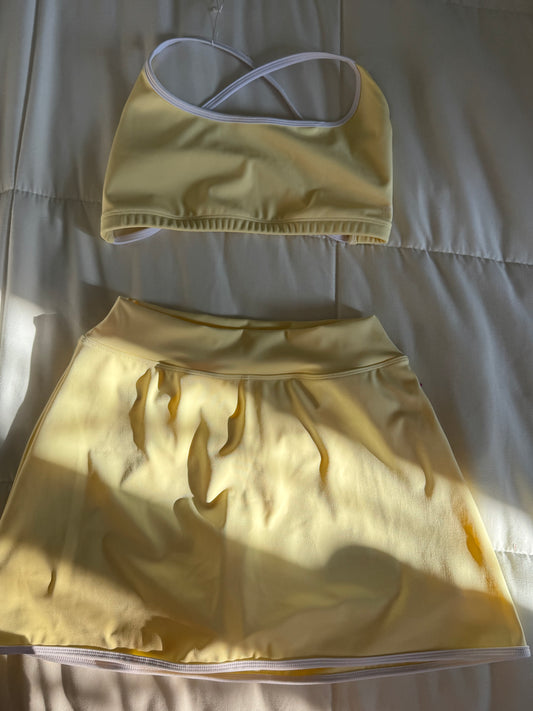 Set Butter white Showy Top  & Skarela