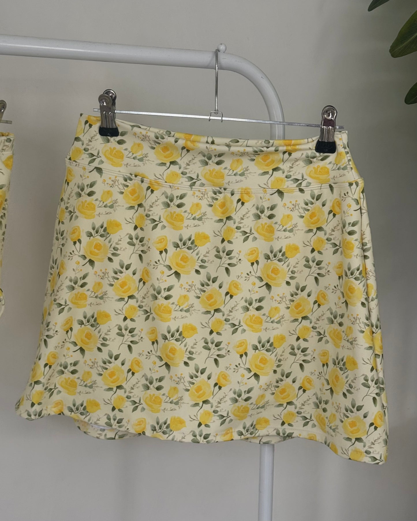 Set Sunshine Showy Top & Skarela