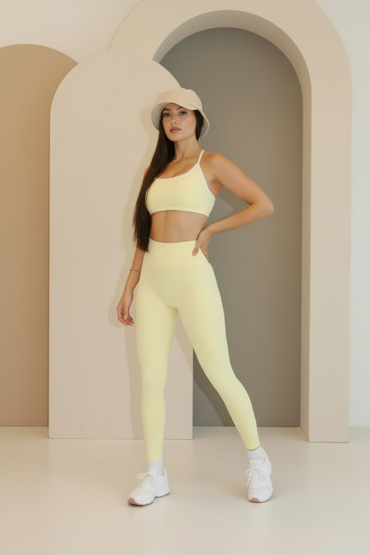 Set Butter White Showy Top